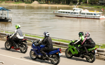 Bele kell jönni a motorozásba