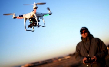 Nem játék! - 250 gramm felett szigorú szabályozást kapnak a drónok