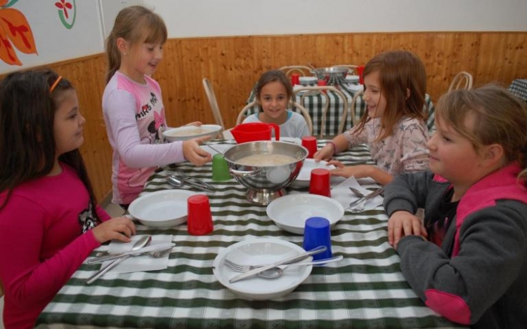 Az iskola konyhája és ebédlője is megújul Bugacon