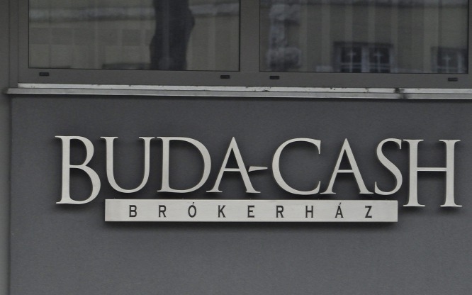Buda-Cash - Kilenc embert gyanúsítottként hallgattak ki a rendőrök