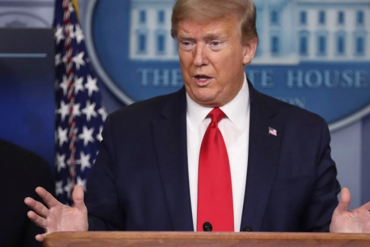 Donald Trump vírustesztjei negatívak, de gyógyszert szed