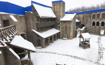 Magyar filmesekről nevezték el a Nemzeti Filmintézet fóti műtermeit és várdíszletét