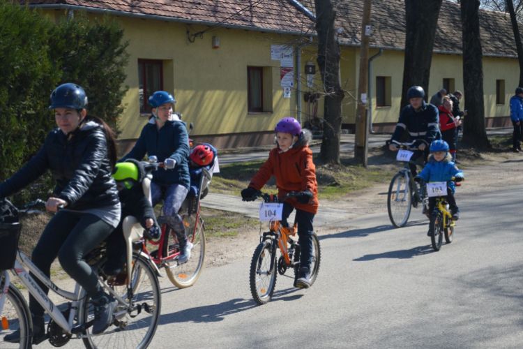 Népes mezőny a Tour de Pusztán