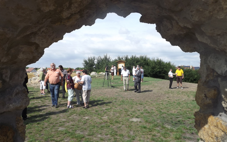 Megnyitotta kapuit a Templomhalmi Emlékpark