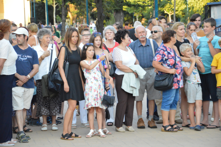 Nem múlhat el a nyár Miénk itt a tér kiállítás nélkül