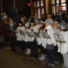 Fellobbant a harmadik gyertya lángja városunk adventi koszorúján