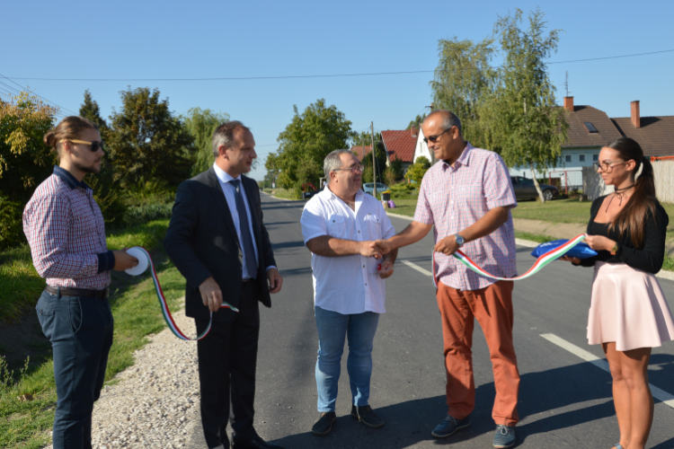 Minőségi útburkolatot kapott a Bankfalu főutcája