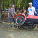 Dübörögnek az oldalkocsis motorosok a Parkerdőben