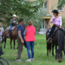 Western-felvonulással népszerűsítették a bikarodeót