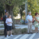 Új közösségi térrel gazdagodtak a lakótelepiek