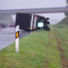 Részletek és képek az M5-ösön történt balesetről