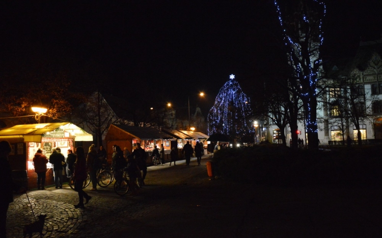 Adventi forgatag a városközpontban