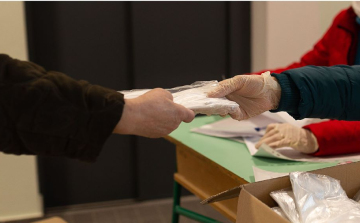 Hétfőtől egyszerűsödik a maszkok átvétele Kiskunfélegyházán