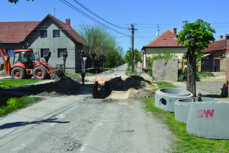 Az ütemterv szerint halad a csatornázás