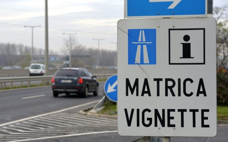 December 1-től lehet kapni a 2024-es autópálya-matricákat