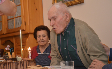 70 év boldog házasság áll a 95 éves Pista bácsi mögött