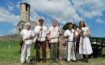 Koppány Íjászok a kisnánai várban és a Potyka-tónál