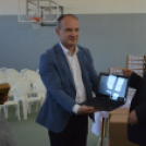 Megérkeztek az iskolákba a gyerekek digitális fejlődését elősegítő laptopok