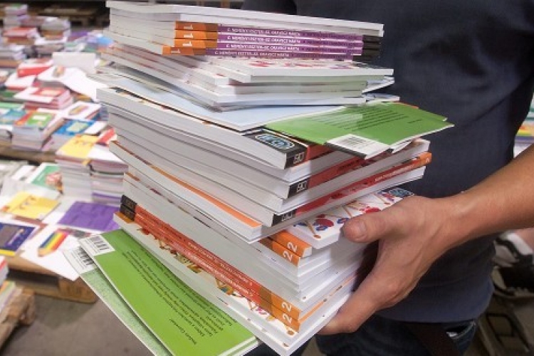A tankönyvek többsége már megérkezett az iskolákba