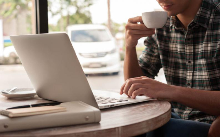 A januári számlákon már megjelenik az internet áfájának csökkentése