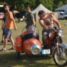 Dübörögnek az oldalkocsis motorosok a Parkerdőben