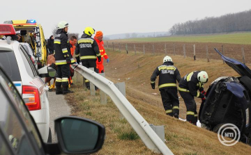 Halálos baleset történt az M5-ös autópályán Városföldnél