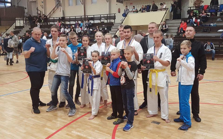 Érmekkel gazdagodtak a félegyházi karatésok
