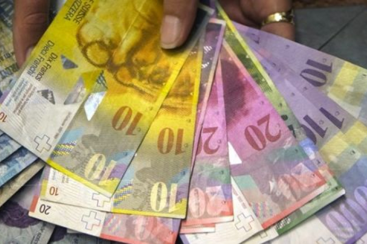 2,4 milliót talált a padláson: azonnal el is lopta