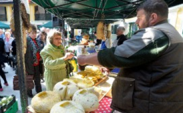 Milliárdok a termelői piacok fejlesztésére