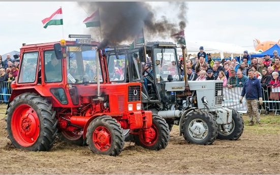 II. Mezgés traktoros felvonulás és I. traktoros verseny