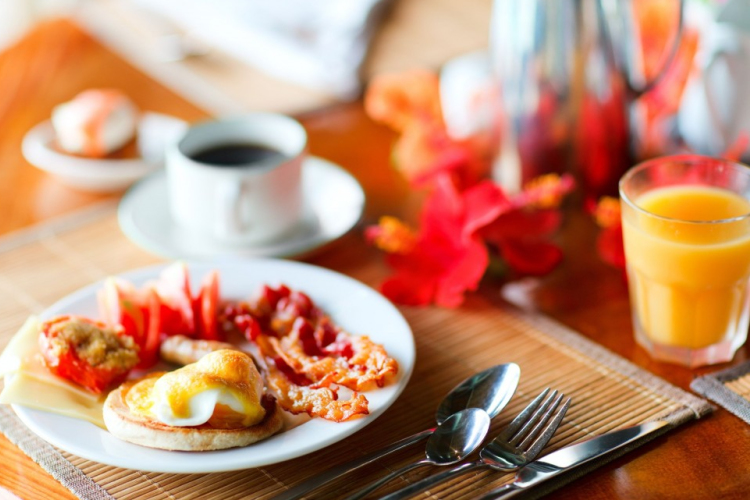 Mégsem segíti a fogyást a rendszeres reggelizés? 