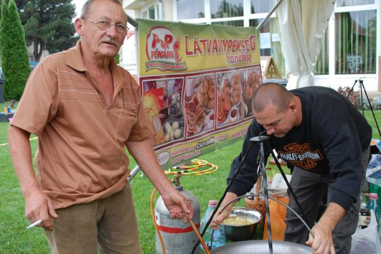 Mosta az eső a Kun-szállás foglalókat