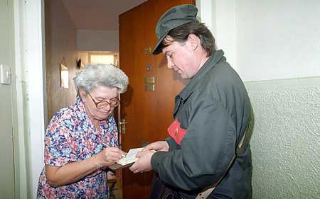 Megállapodtak az Erzsébet-utalványok kézbesítéséről
