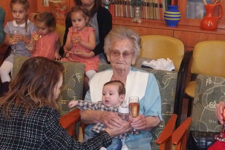 A 90 éves Jolika néni szerint mindre van megoldás