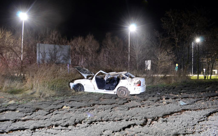 Egyenesen hajtott be a körforgalomba az ittas sofőr