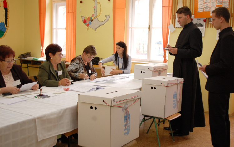 Elsöprő győzelmet aratott a FIDESZ