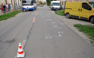 Nem biztosított elsőbbséget a motorosnak