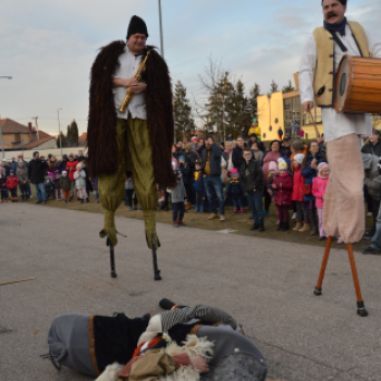 Nemcsak a telet, hanem a bánatot is elvitte magával a télboszorka