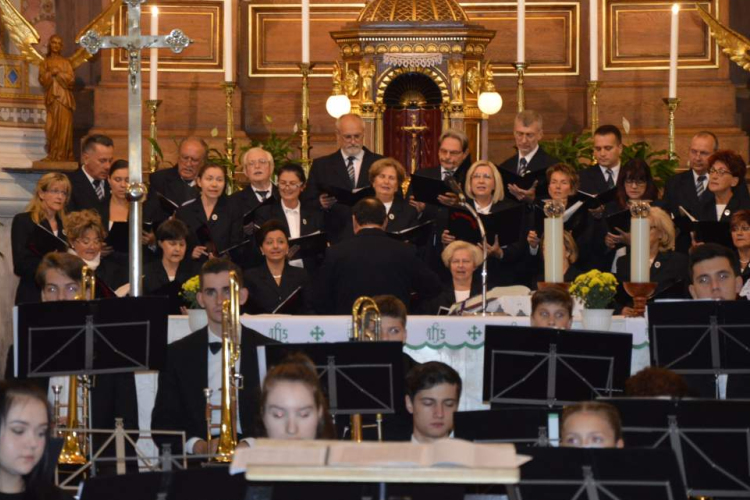 Közös koncertet tartottak városunk fúvószenekarai és a Zenebarátok Kórusa