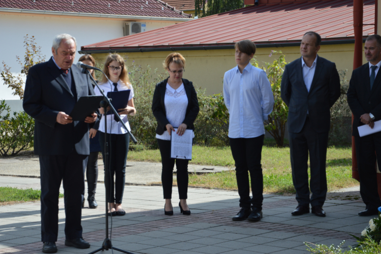 Ünnepélyes keretek között adták át Móra Ferenc mellszobrát