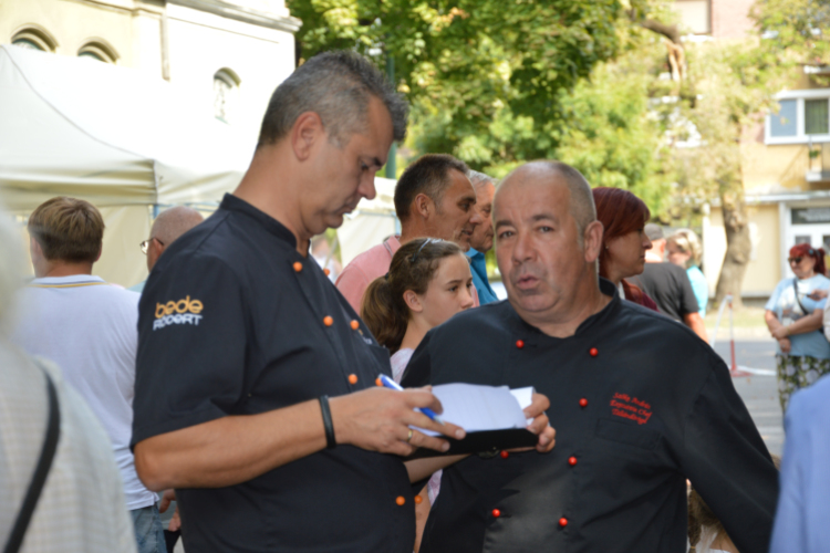 Nehéz dolga volt a zsűrinek a libafesztivál főzőversenyén