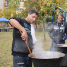 17 bográcsban rotyogott a paprikás