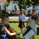 Zeneszóval csalogatták a leendő diákokat