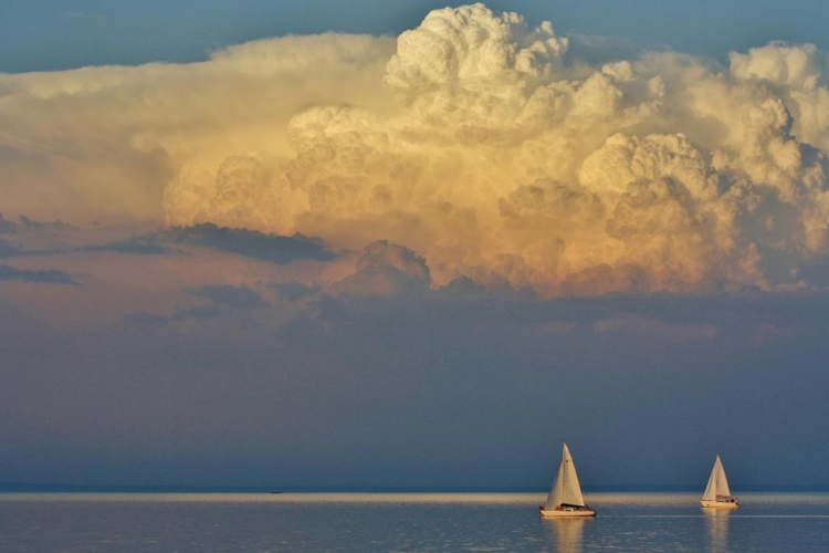 Tízezernél is többen indulhatnak a Balaton-átúszáson