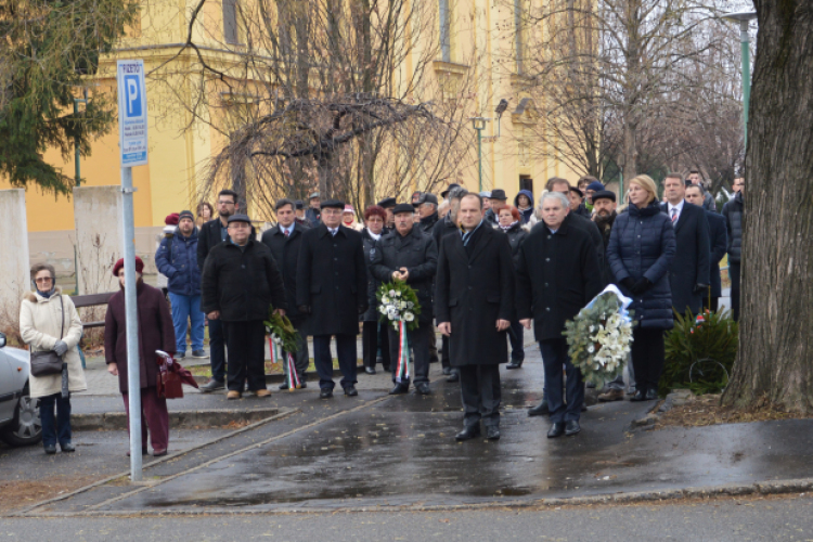 Koszorúzási Ünnepség a Petőfi Emlékháznál