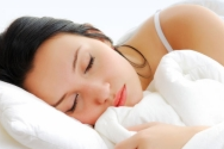 Alvás közben ne tartsa ágyában mobiltelefonját