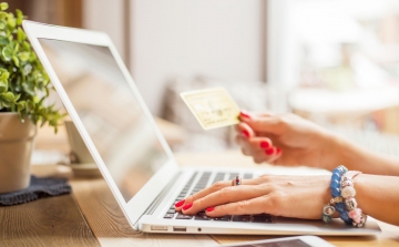 Szeptembertől kötelező lesz a biztonsági kód használata az online vásárlásoknál