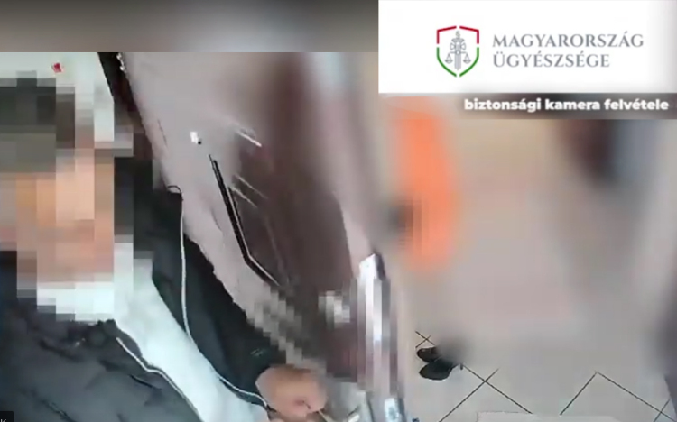 A lakás kamerája buktatta le az utazóbűnözőket