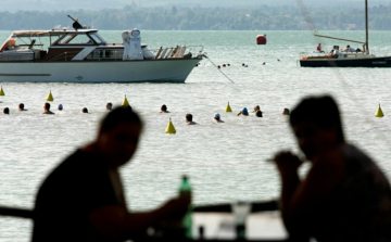 Megrendezik szombaton a Balaton-átúszást