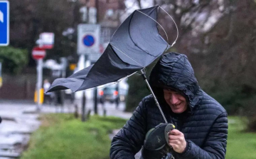 Jön a zápor és a viharos szél